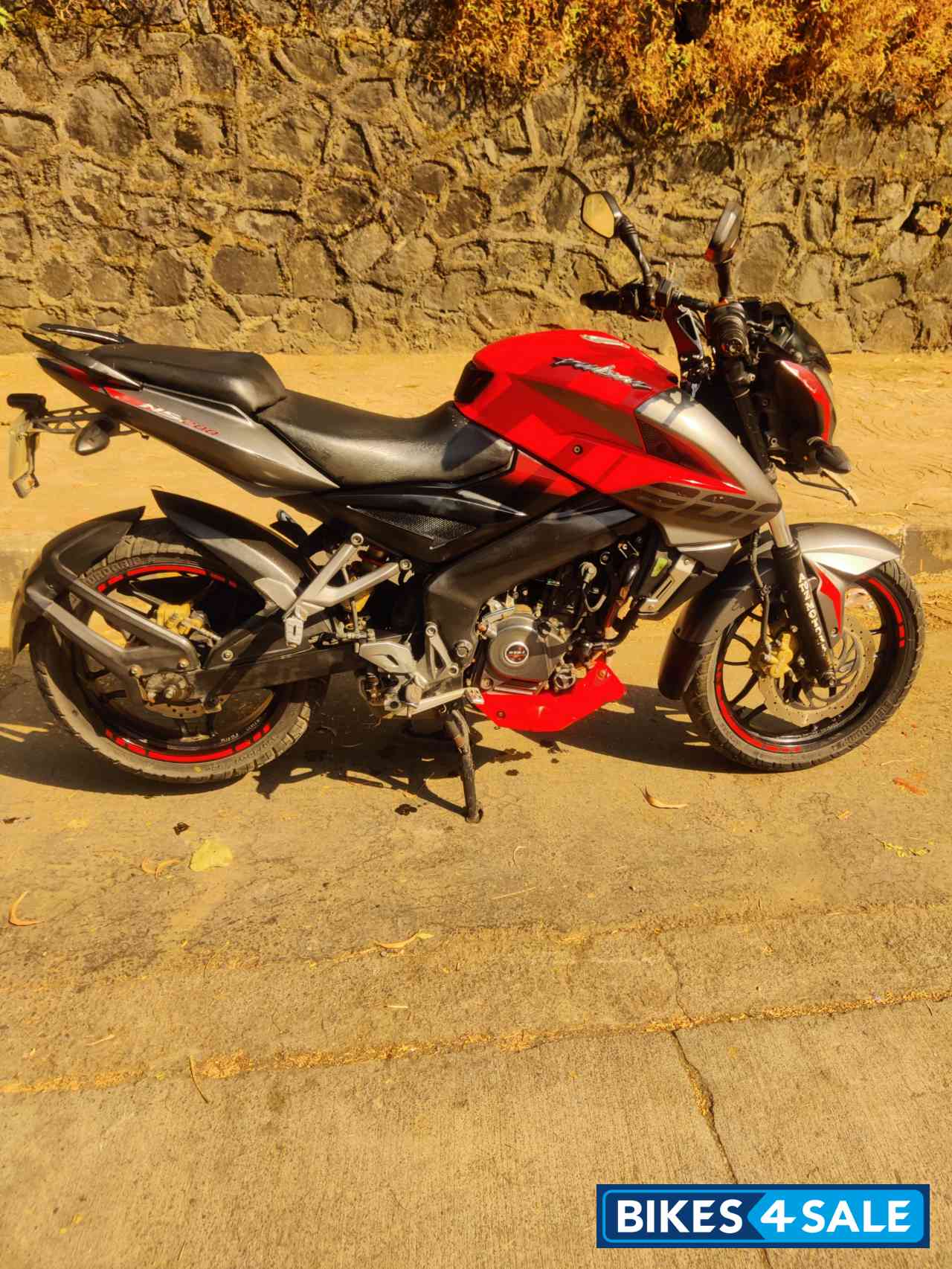 Red Bajaj Pulsar 200 NS