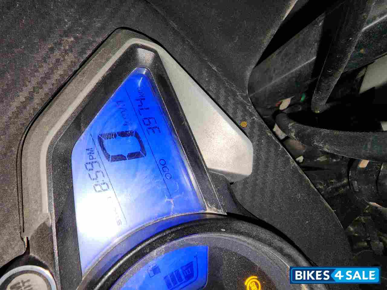 Pearl Metallic White Bajaj Pulsar RS 200 BS6