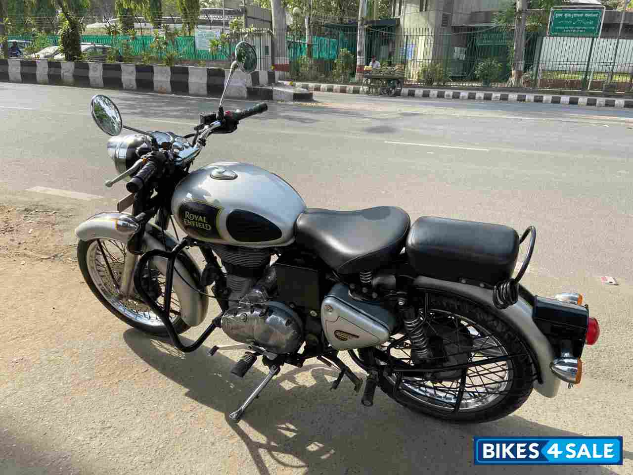 Royal Enfield Classic 500