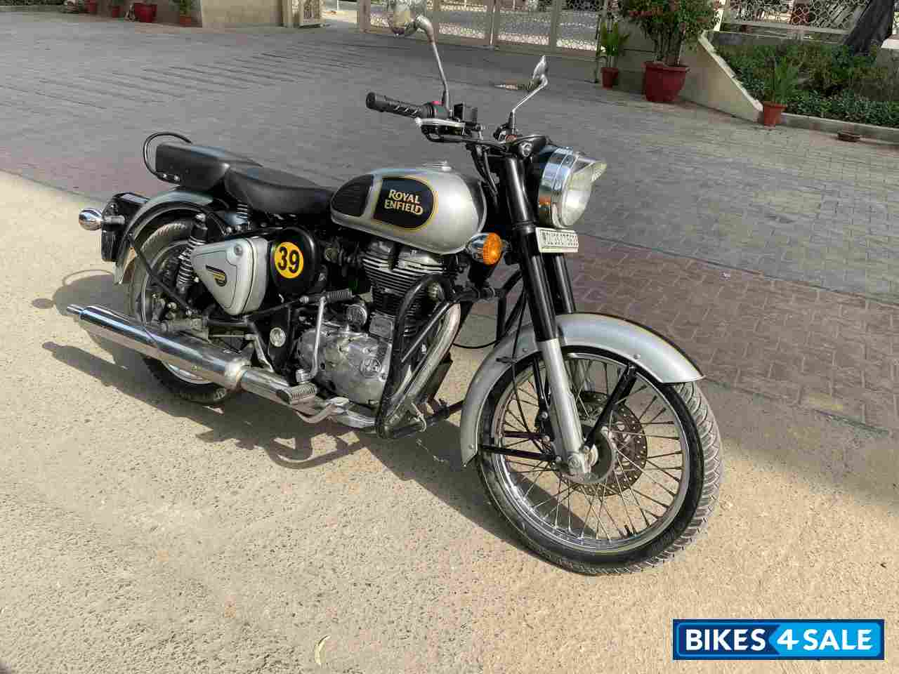 Royal Enfield Classic 500