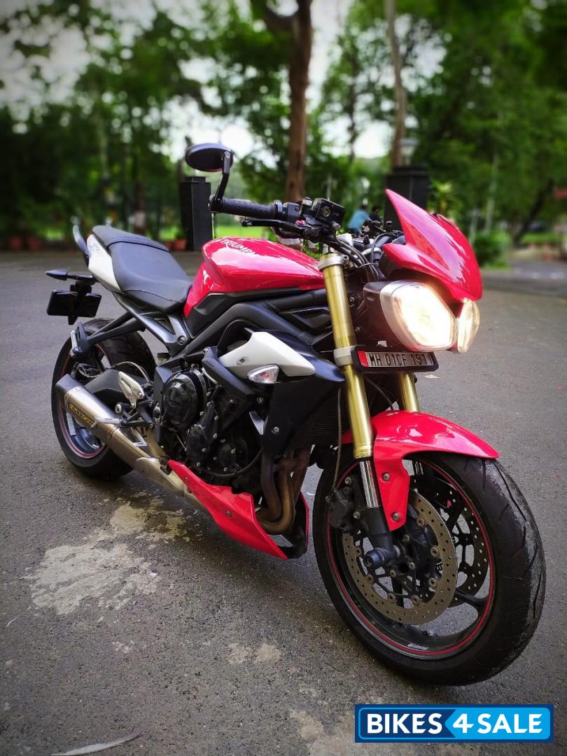 Red Triumph Street Triple