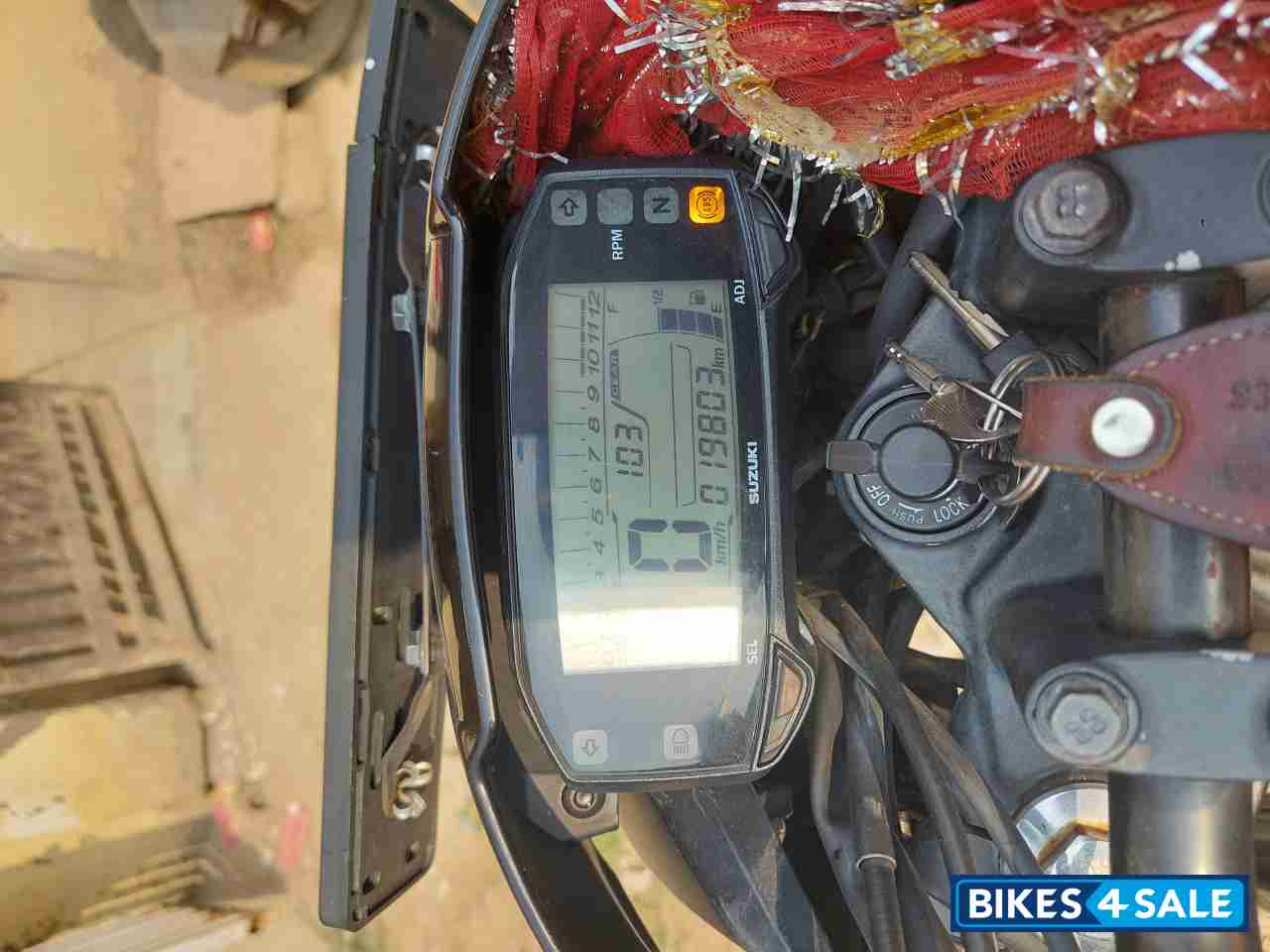 Black And Gold Suzuki Gixxer SP