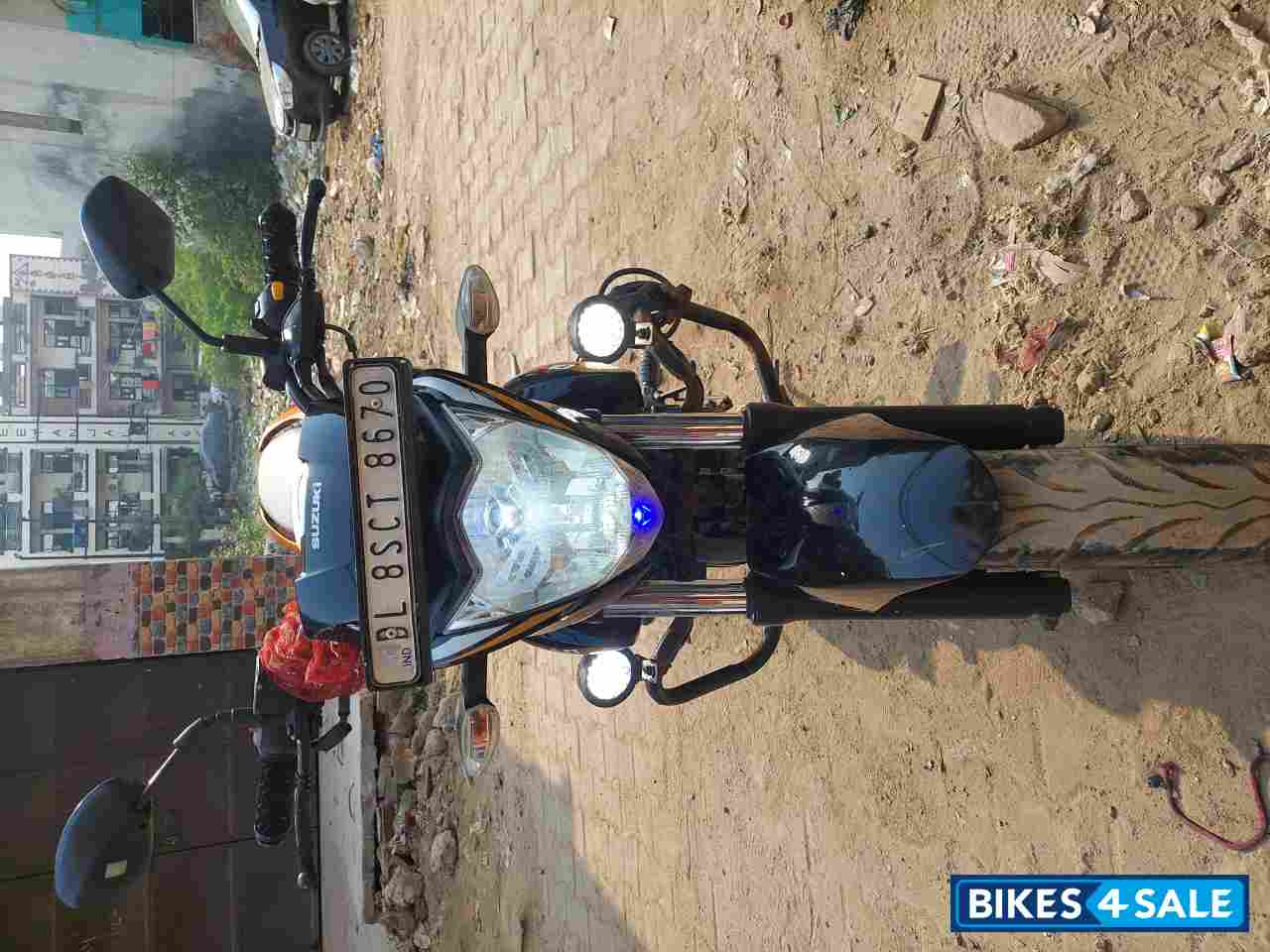 Black And Gold Suzuki Gixxer SP