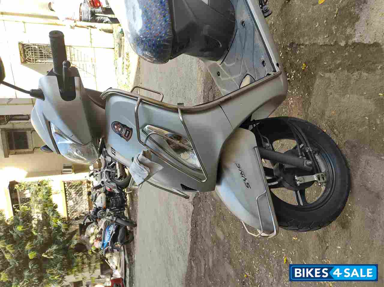 Silver Grey TVS Jupiter ZX Silver Grey TVS Jupiter ZX