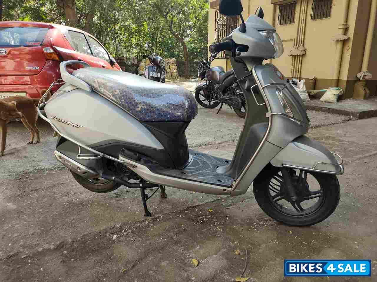 Silver Grey TVS Jupiter ZX Silver Grey TVS Jupiter ZX