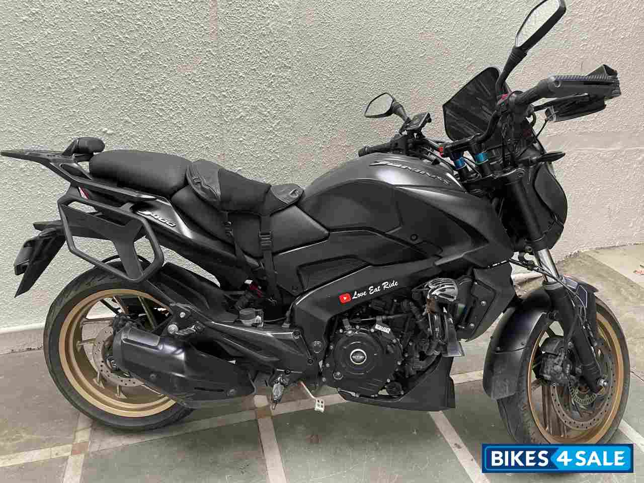Matt Black Bajaj Dominar 400 ABS BS6