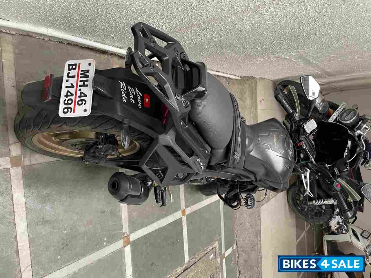 Matt Black Bajaj Dominar 400 ABS BS6