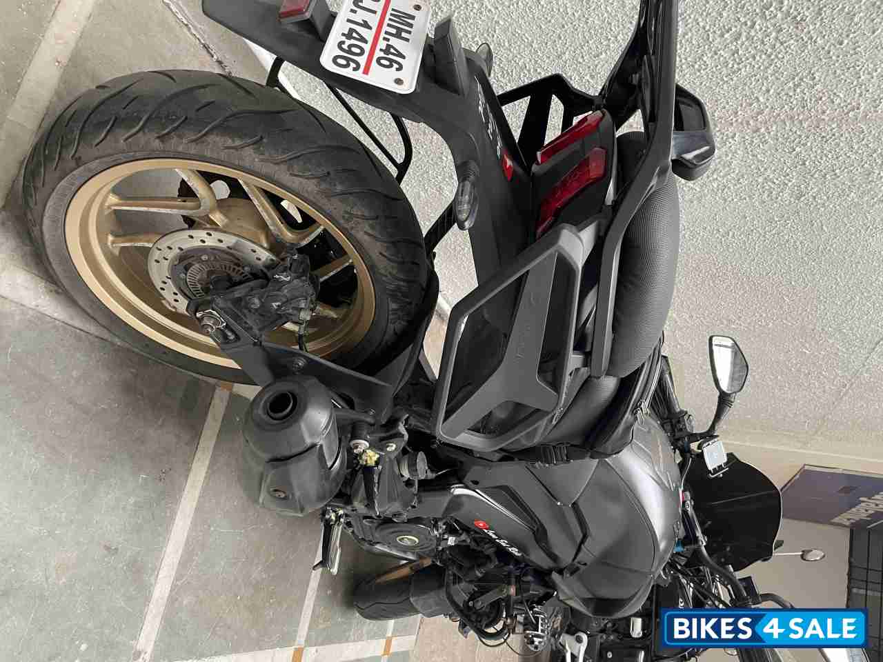 Matt Black Bajaj Dominar 400 ABS BS6