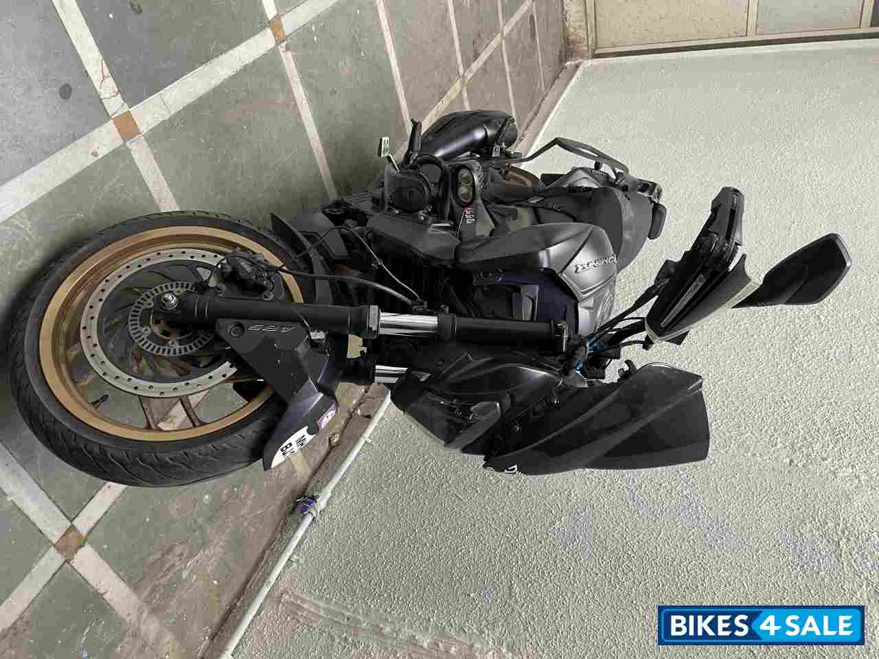 Matt Black Bajaj Dominar 400 ABS BS6