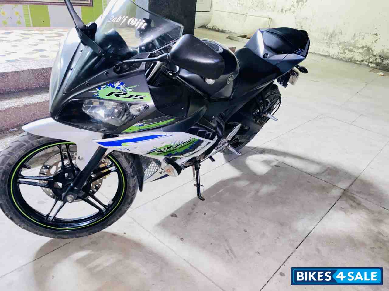 Yamaha YZF R15 V2