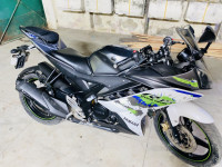 Yamaha YZF R15 V2