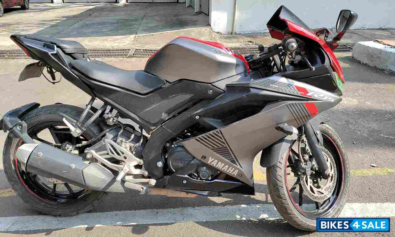Grey Yamaha YZF R15 V3