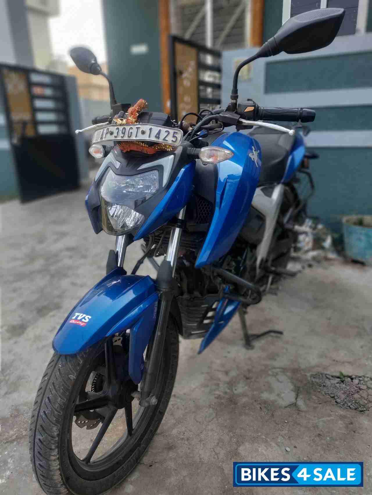 Blue TVS Apache RTR 160 4V BS6