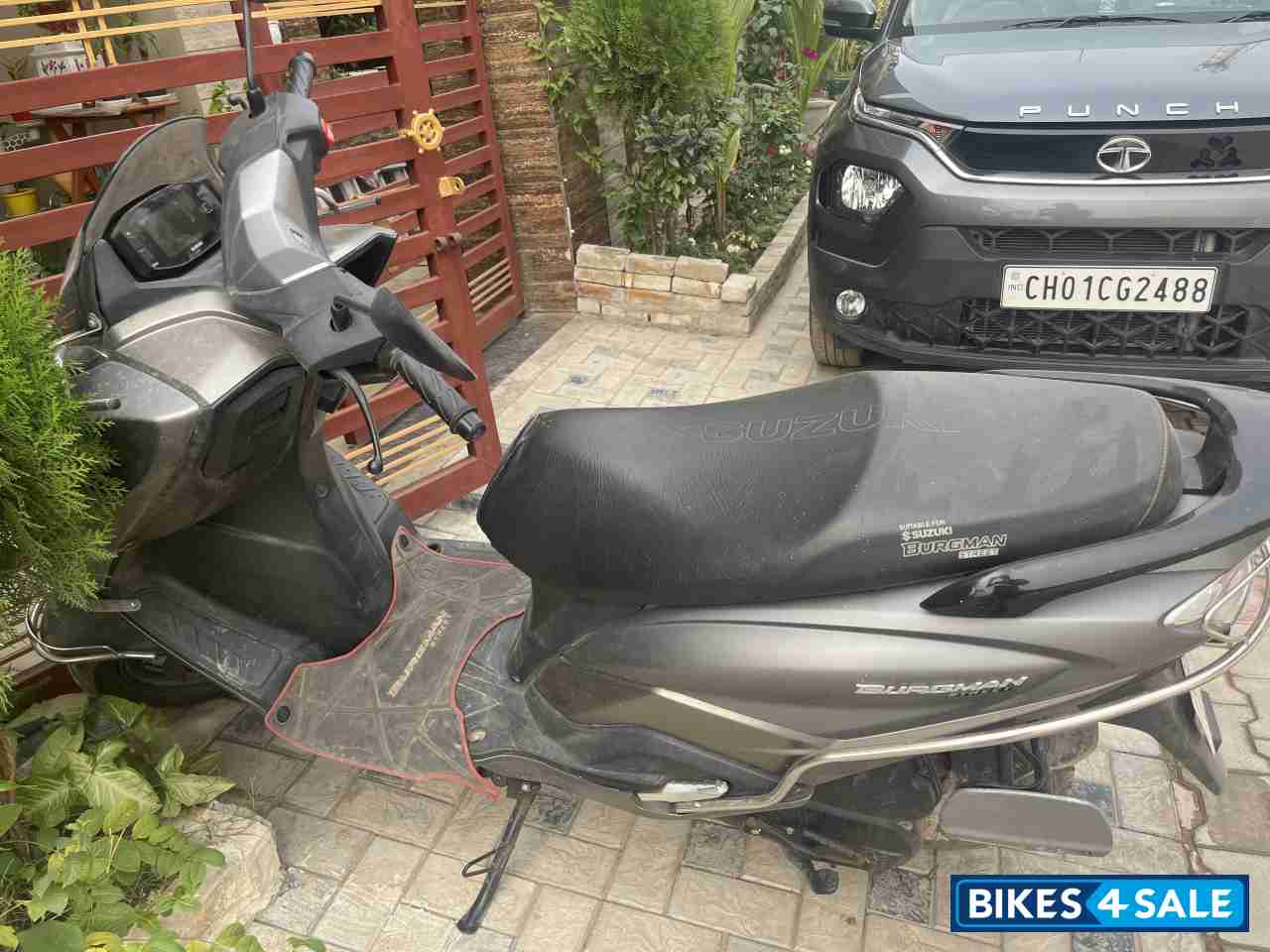 Suzuki Burgman Street Bluetooth Enabled