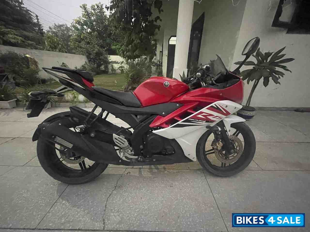 Yamaha YZF R15 V2