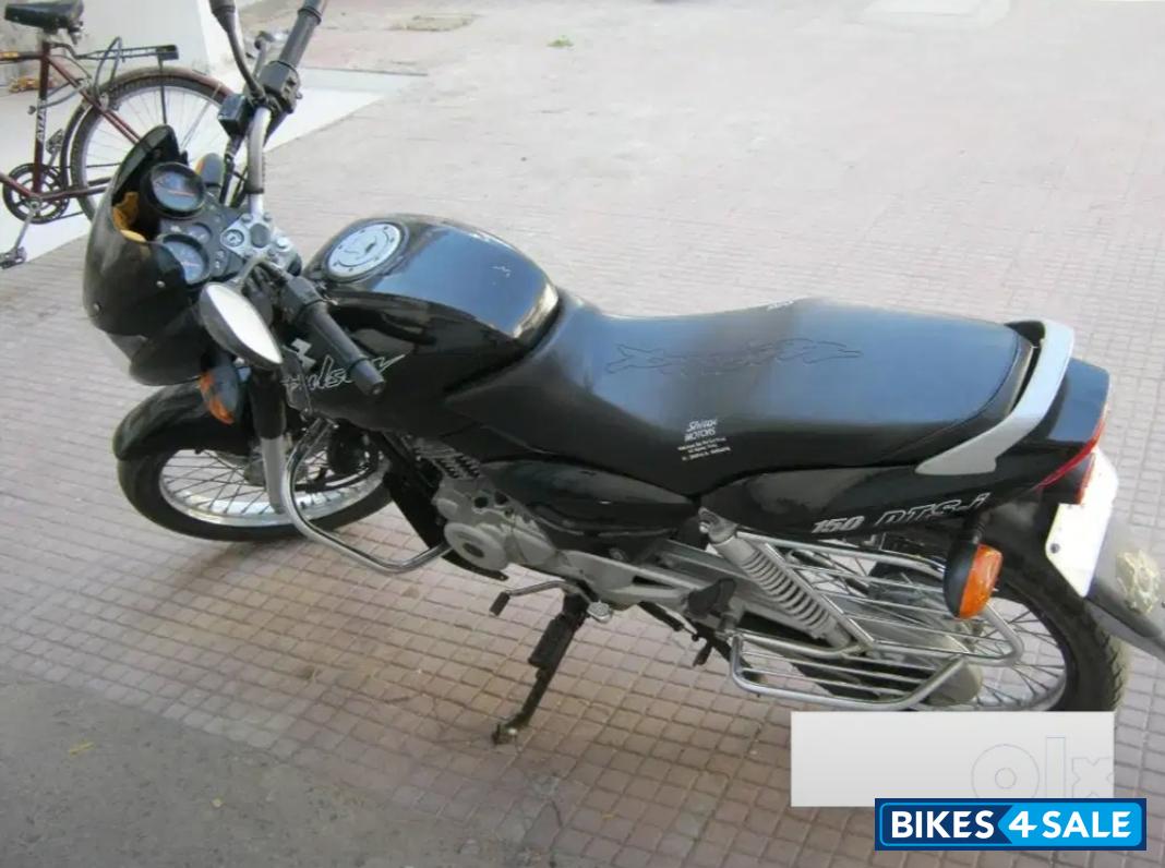 Black Bajaj Pulsar 150 DTSi