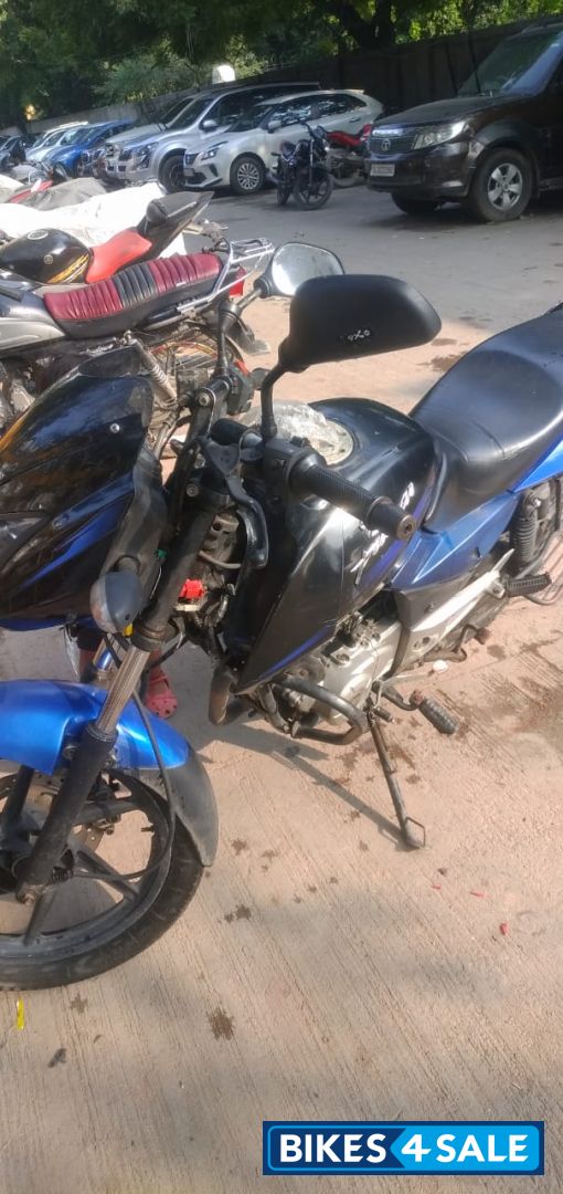 Blue Bajaj Pulsar 150