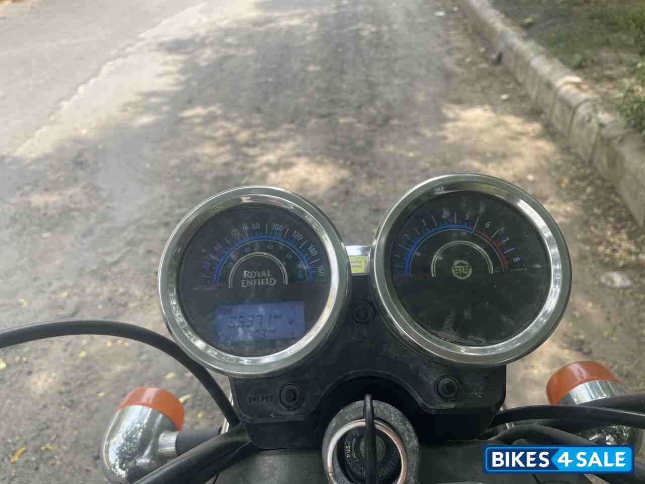 Black Royal Enfield Thunderbird 350