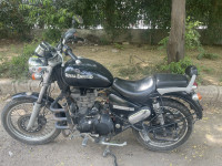 Black Royal Enfield Thunderbird 350