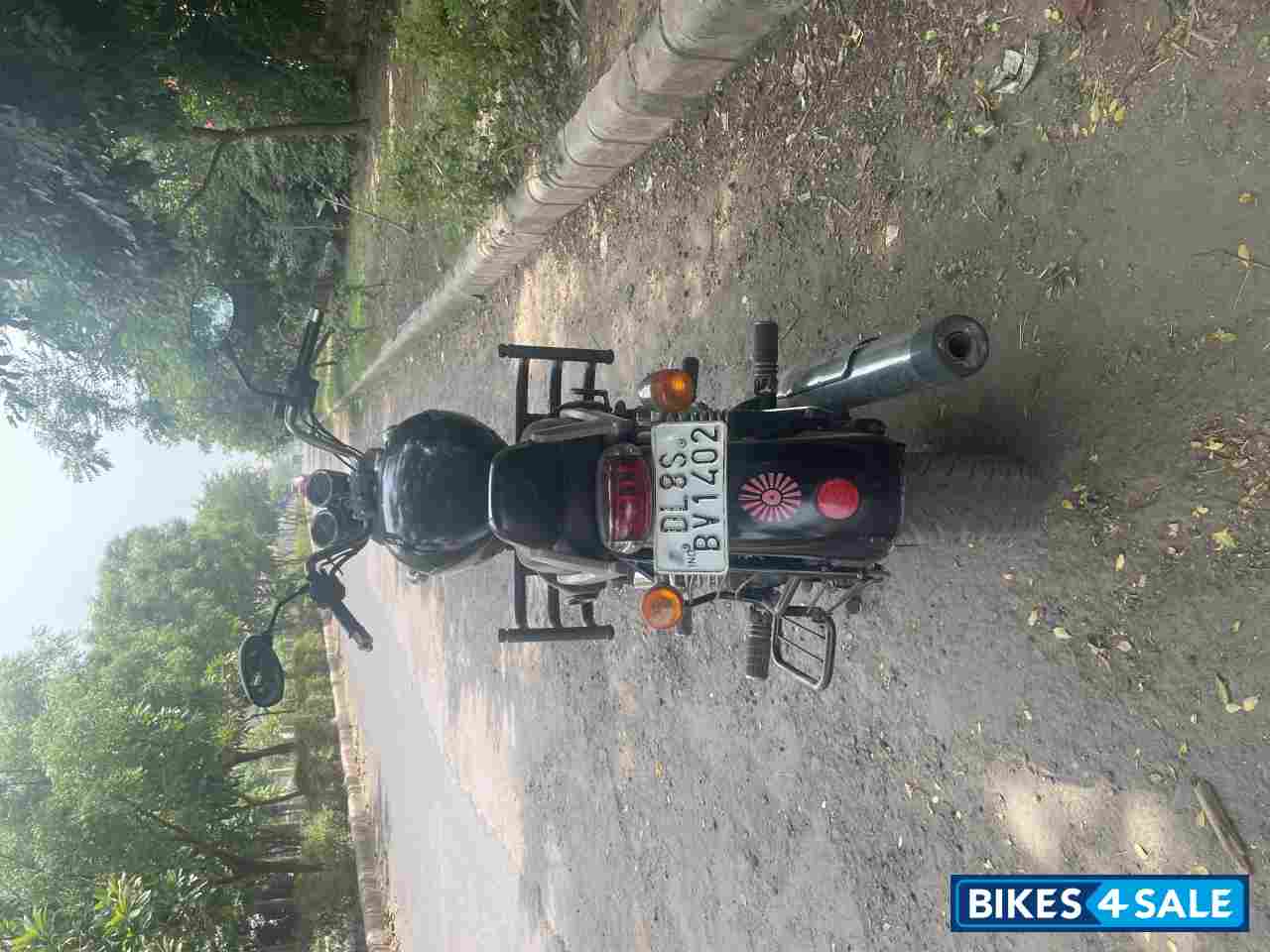 Black Royal Enfield Thunderbird 350