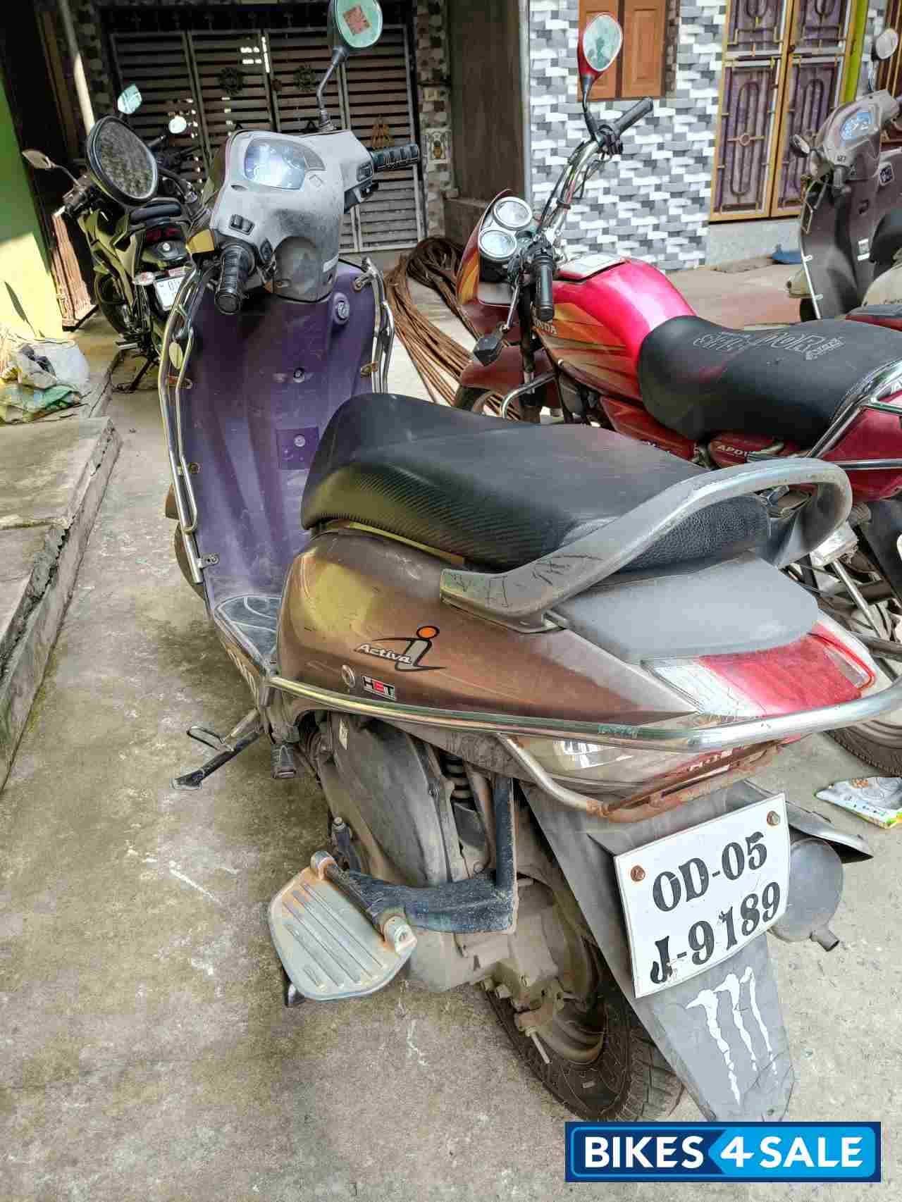 Grey Honda Activa i