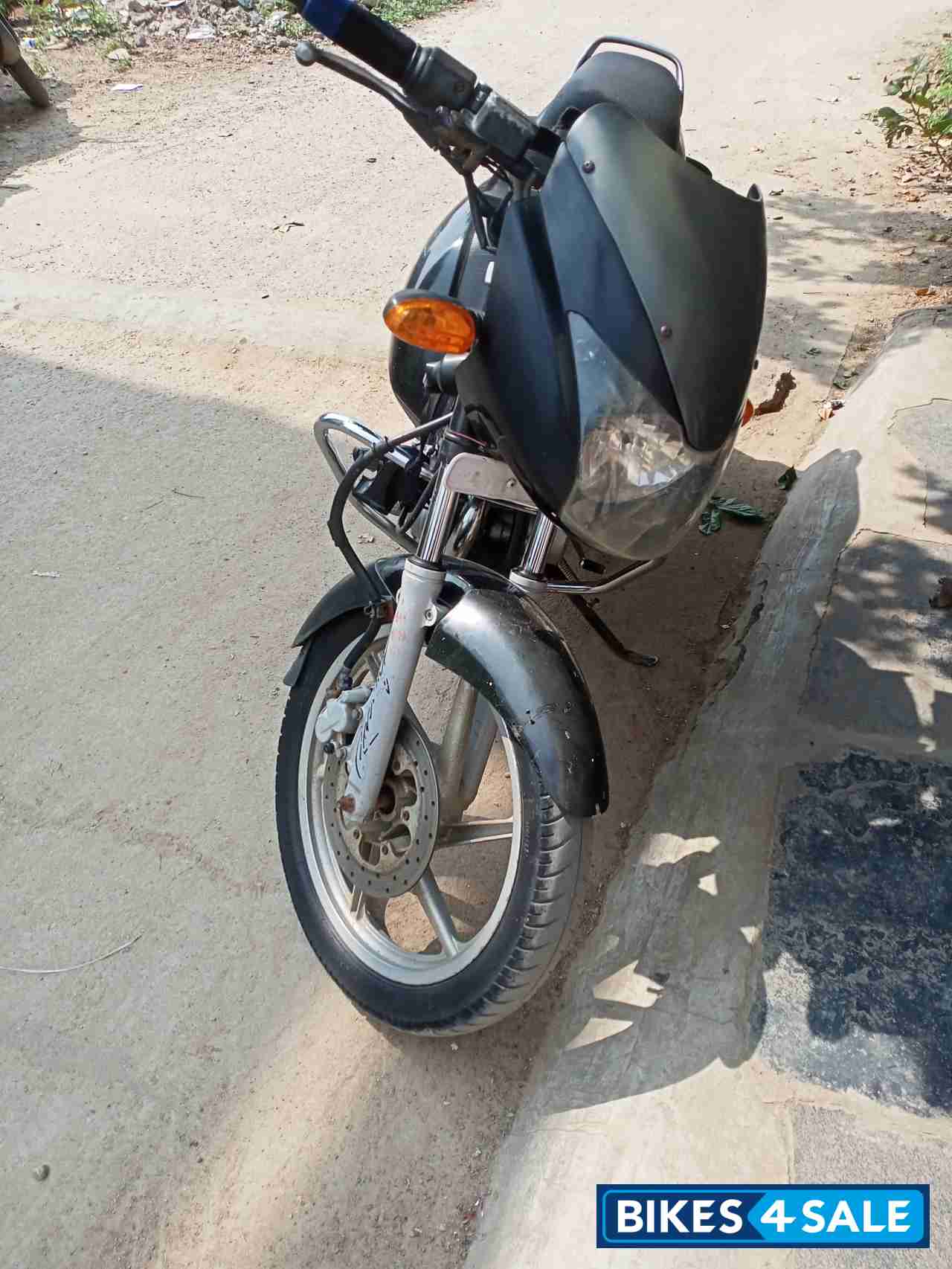 Black Bajaj Pulsar 150 DTSi