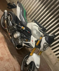 White Benelli TNT 300