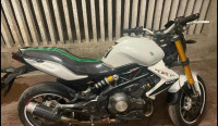 White Benelli TNT 300