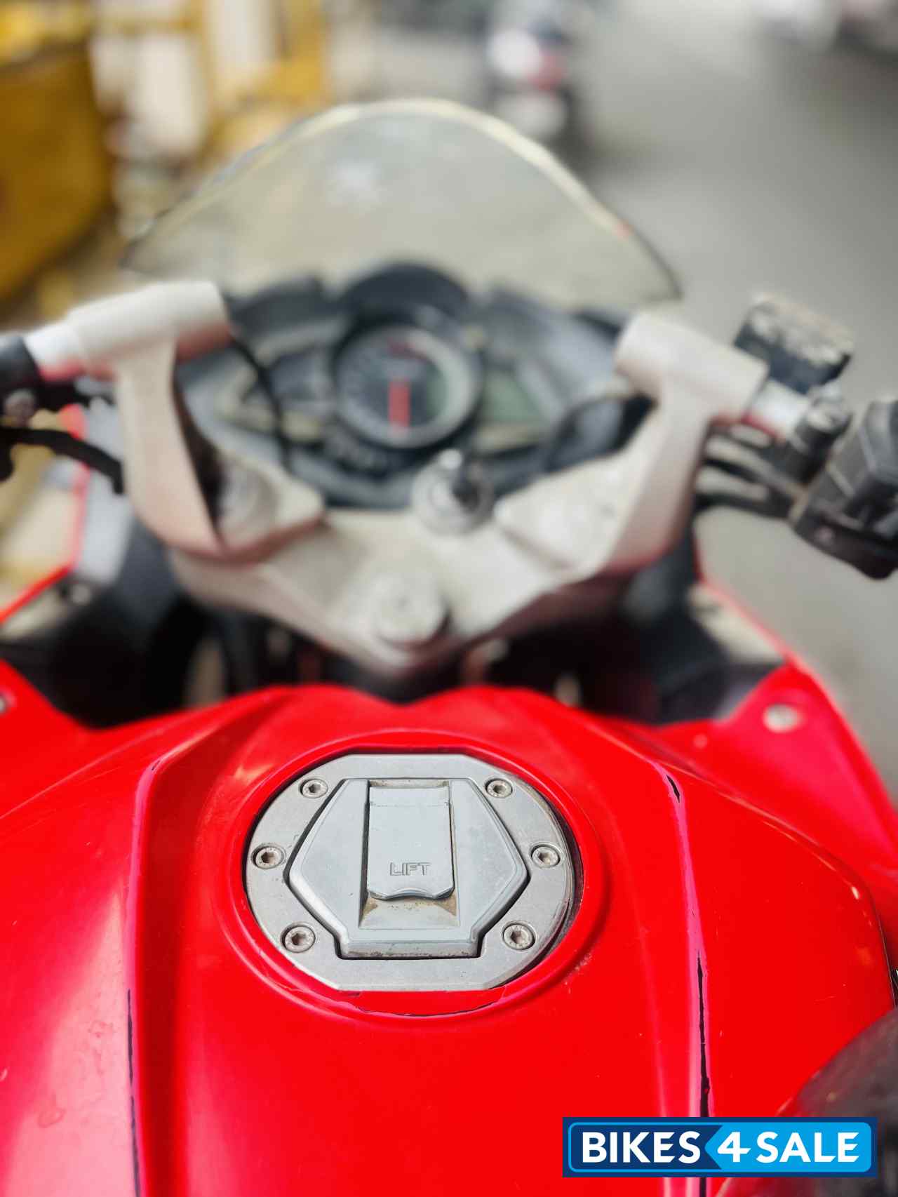 Red Bajaj Pulsar RS 200
