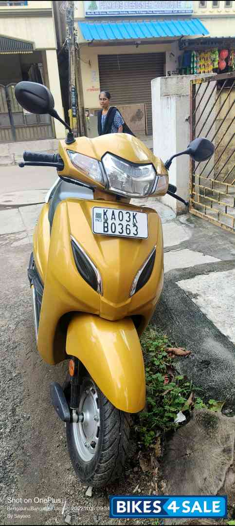 Dazzling Yellow Honda Activa 5G