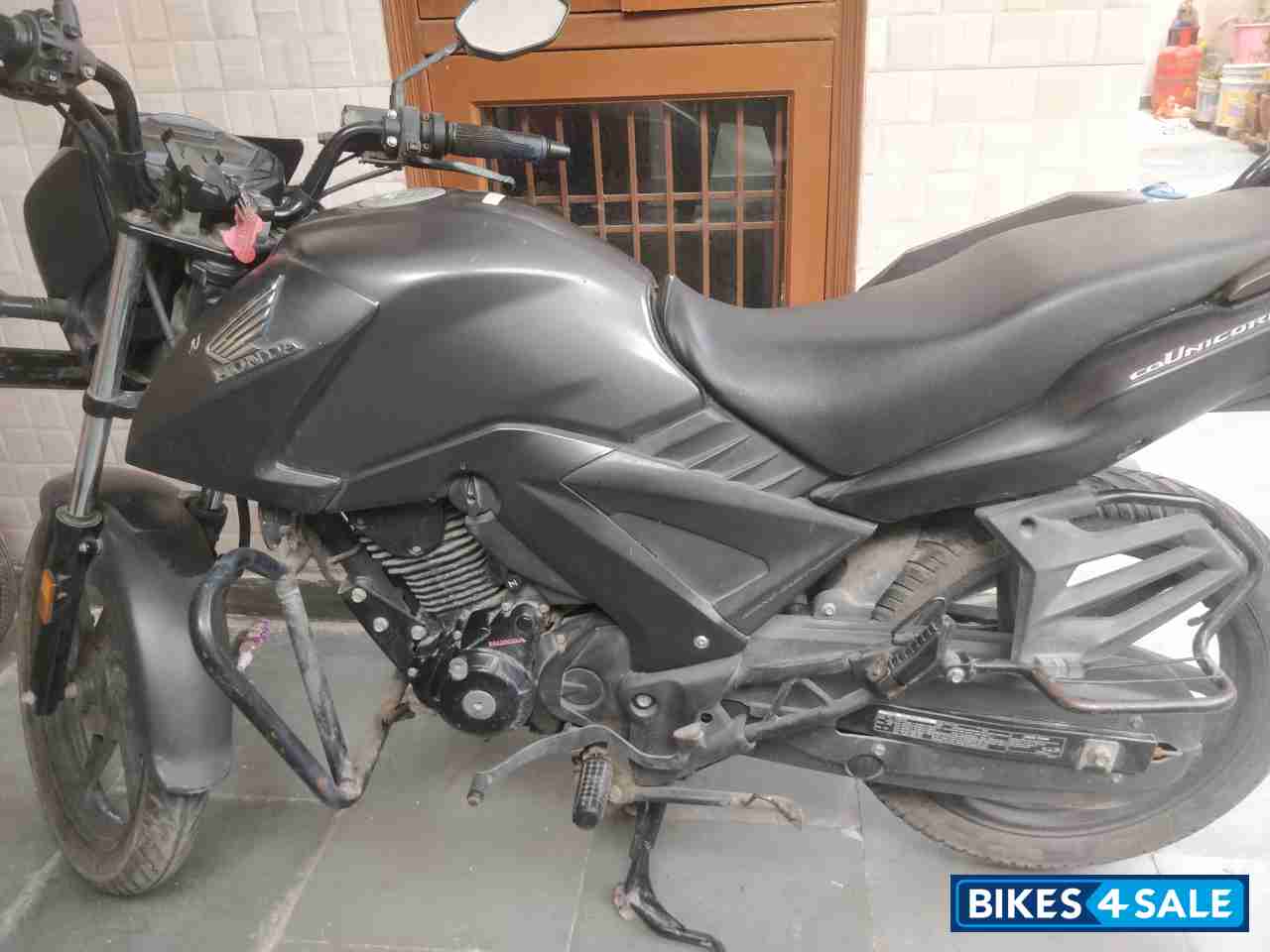 Grey Honda CB Unicorn 160