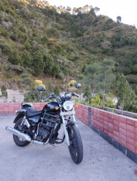 Black Royal Enfield Thunderbird 500