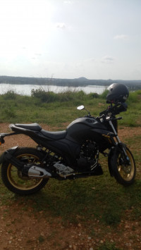 Yamaha FZS 25 2022