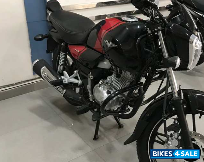 Black⚫ 🔴 Bajaj V15