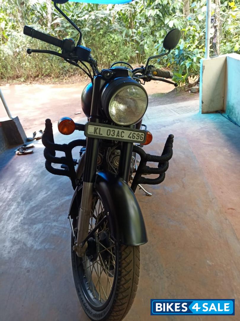 Stealth Black Royal Enfield Classic Stealth Black