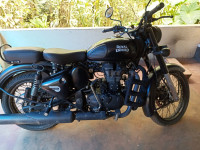 Stealth Black Royal Enfield Classic Stealth Black