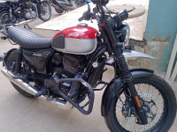 Yezdi Scrambler Dual Tone 2022 Model