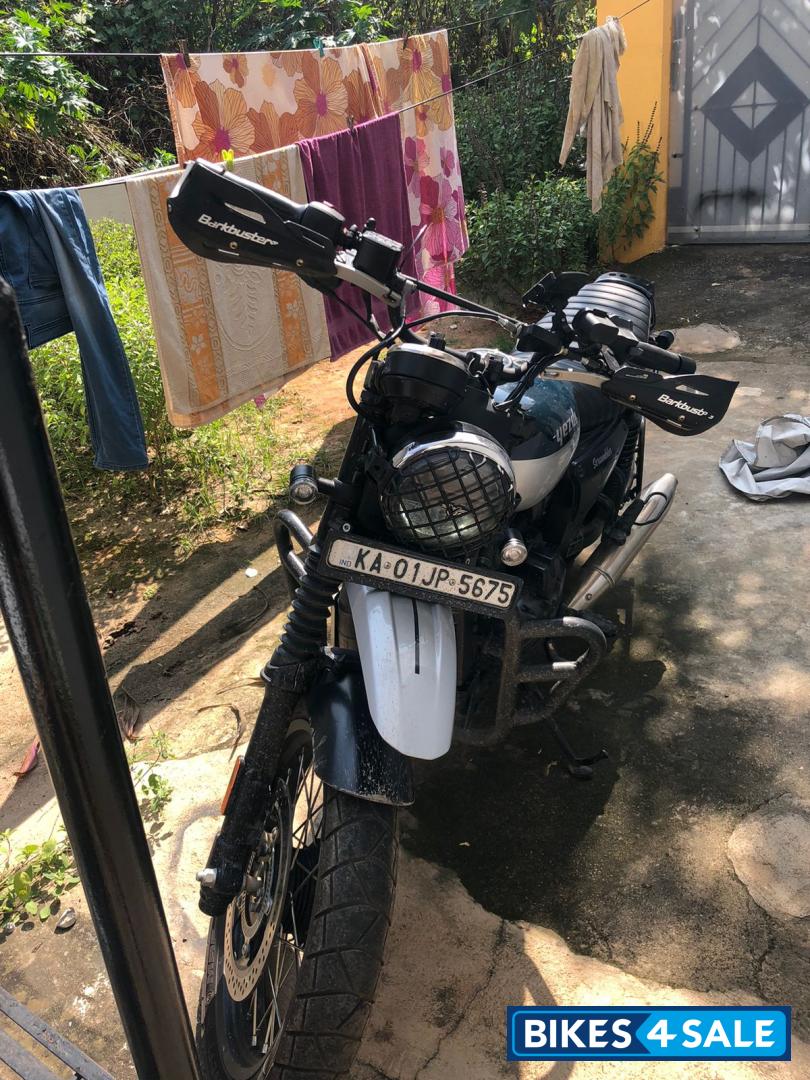 Yezdi Scrambler Dual Tone Yezdi Scrambler Dual Tone