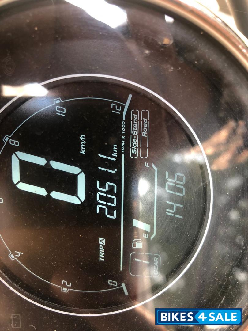 Yezdi Scrambler Dual Tone Yezdi Scrambler Dual Tone