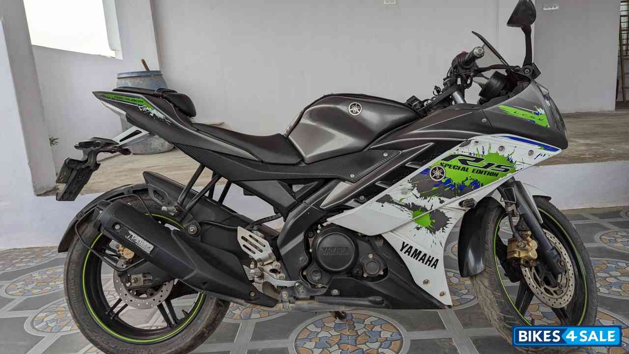 Grey Color Special Edition Yamaha YZF R15 v2 special edition