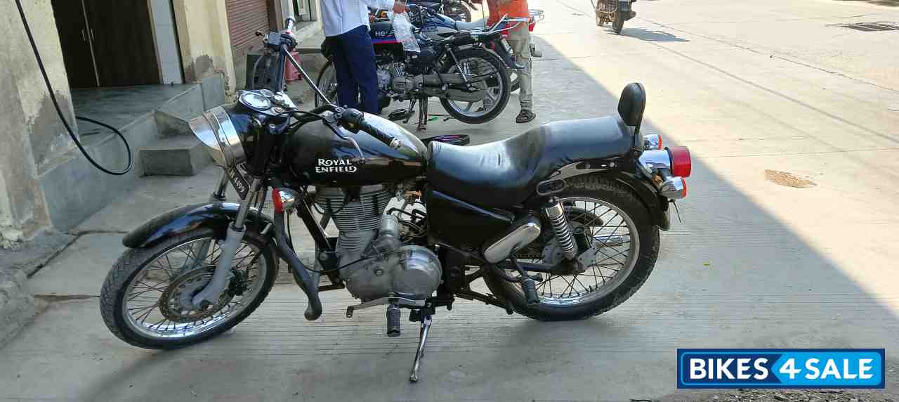 Black Royal Enfield Bullet Electra