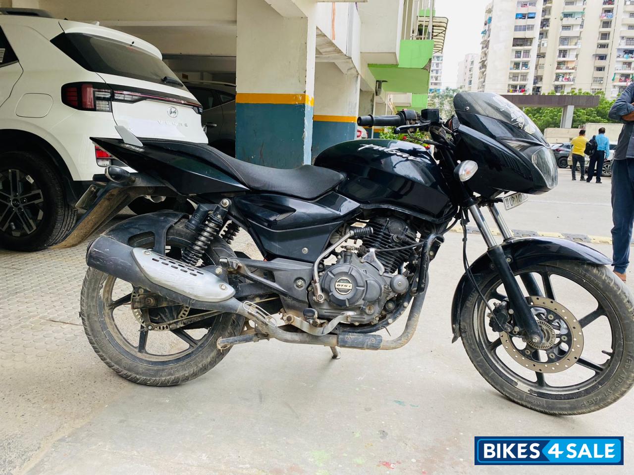 Black Bajaj Pulsar 150 Neon