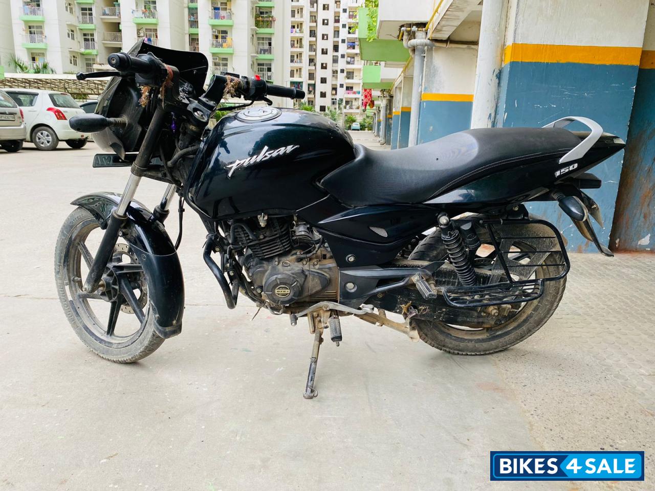 Black Bajaj Pulsar 150 Neon