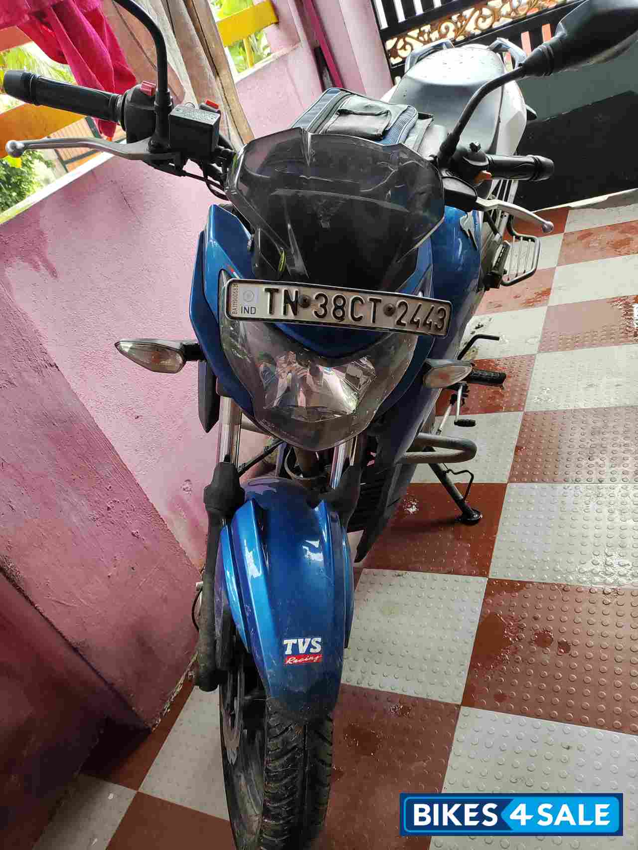 Blue TVS Apache RTR 160 4V