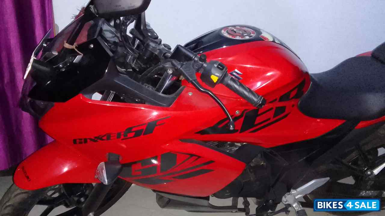 Red Suzuki Gixxer SF BS6