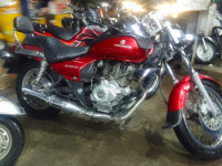 Red Bajaj Avenger 220 DTS-i