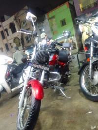 Red Bajaj Avenger 220 DTS-i