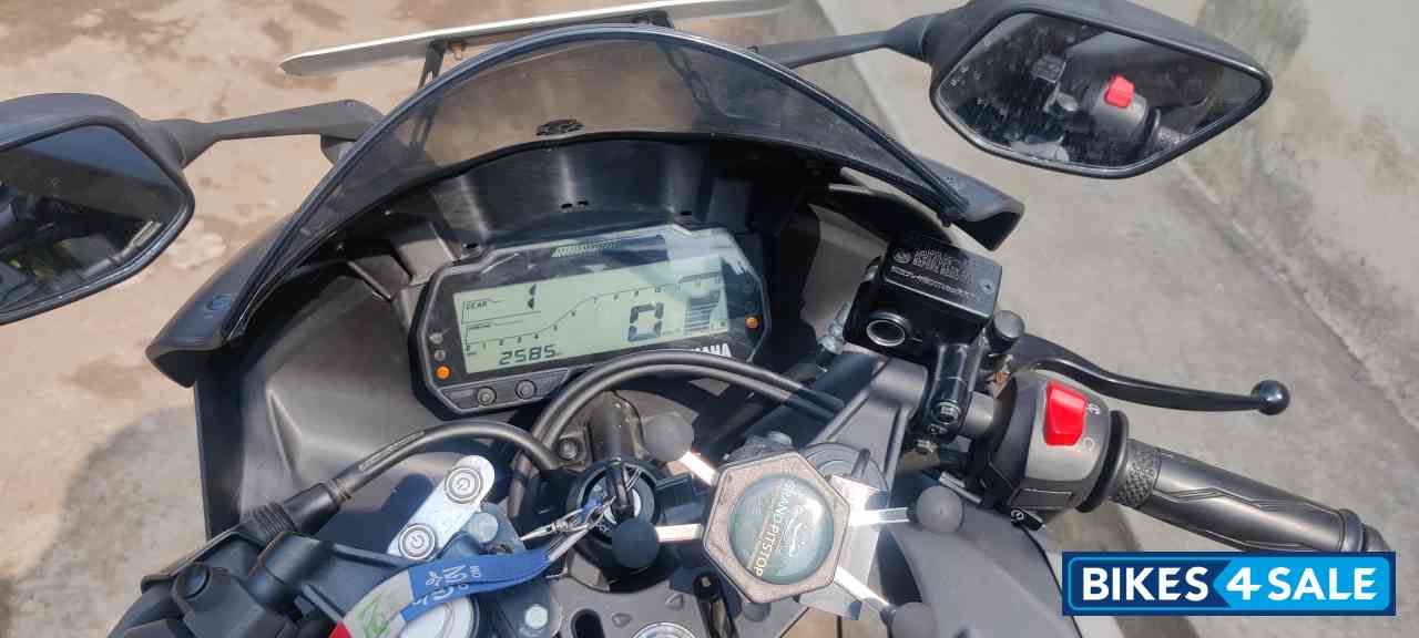 Gray Yamaha YZF R15 V3