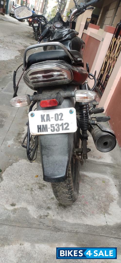 Red Bajaj Discover 150