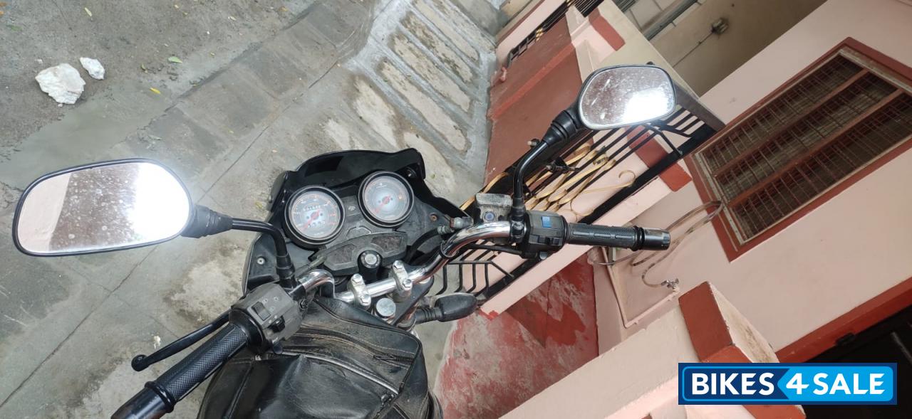 Red Bajaj Discover 150